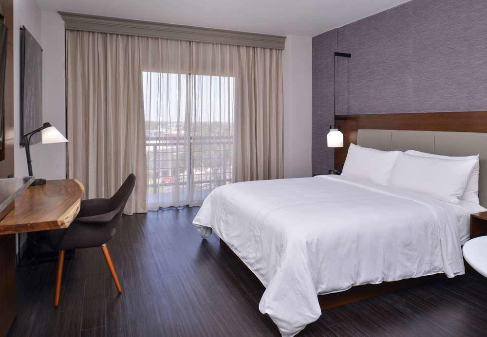Visalia Marriott At The Convention Center Hotel Екстериор снимка