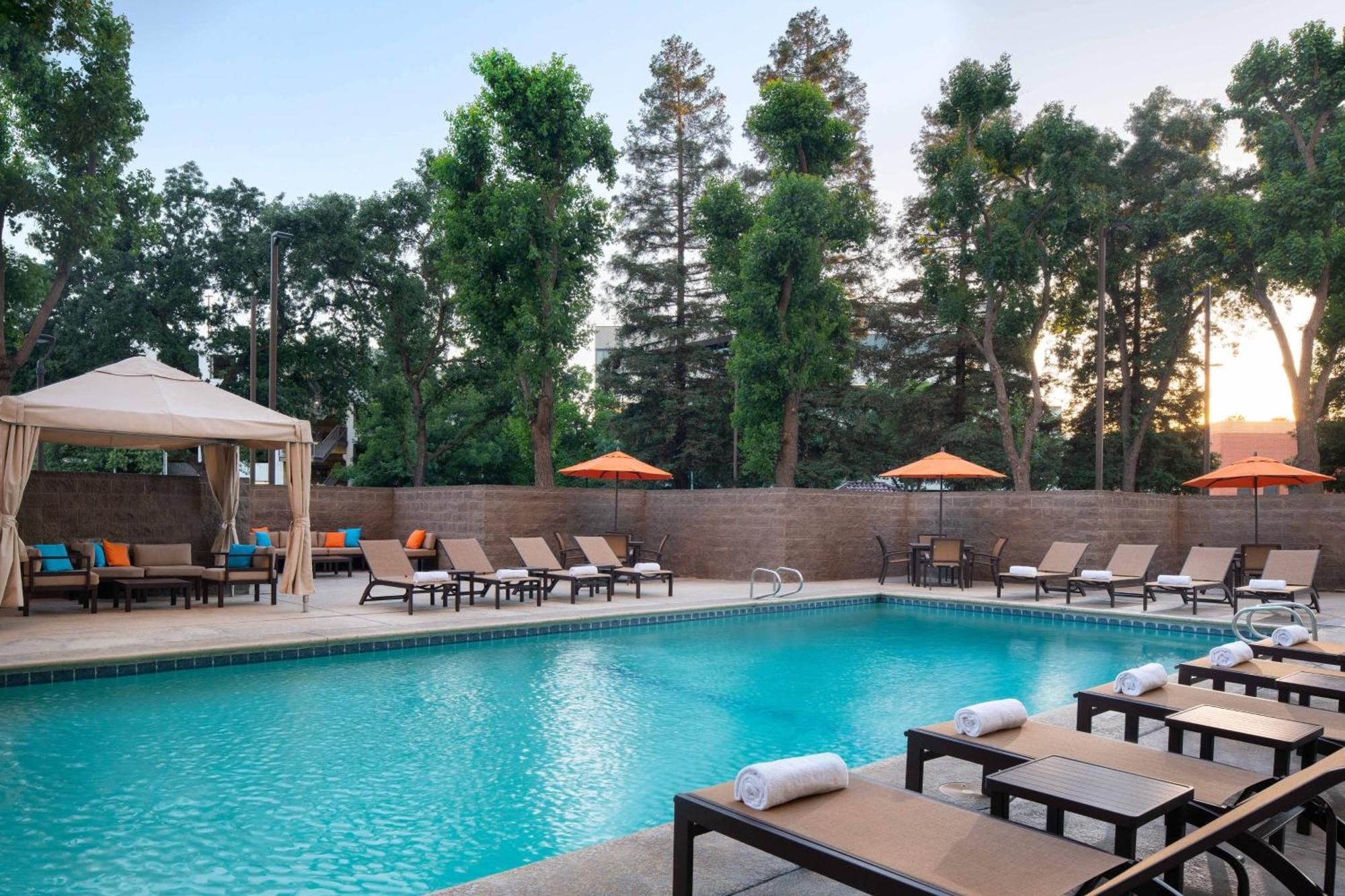 Visalia Marriott At The Convention Center Hotel Екстериор снимка