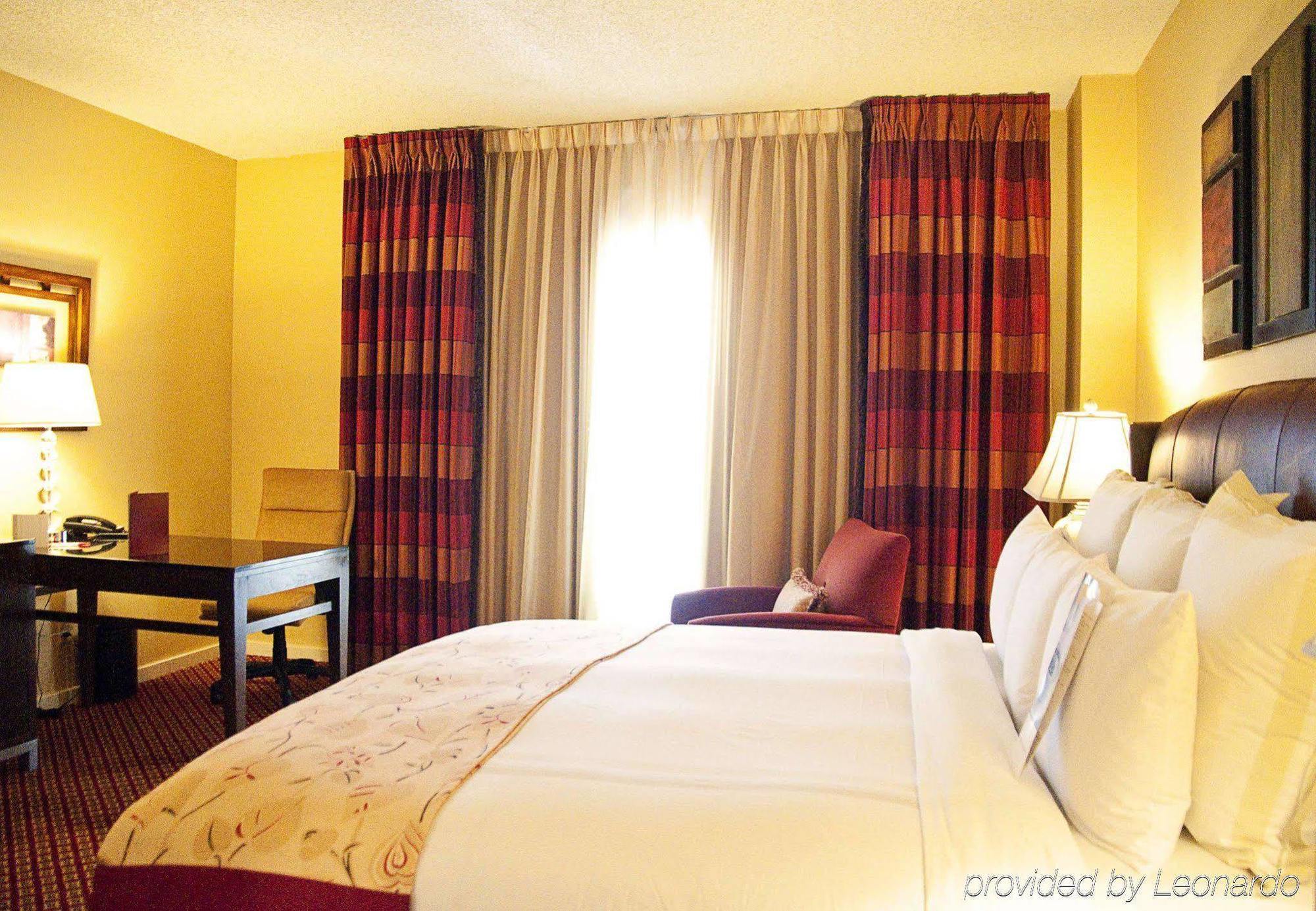 Visalia Marriott At The Convention Center Hotel Екстериор снимка