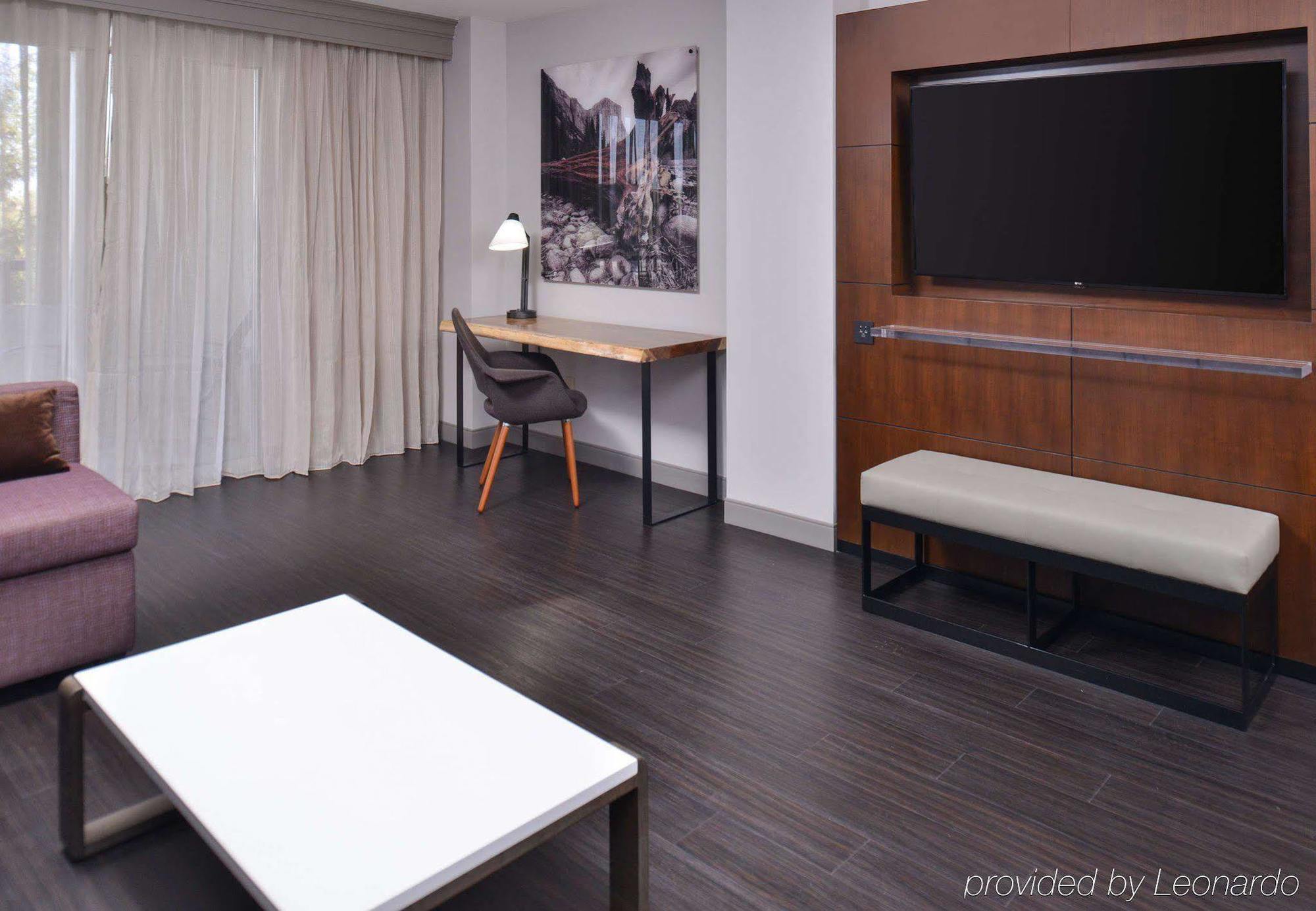 Visalia Marriott At The Convention Center Hotel Екстериор снимка