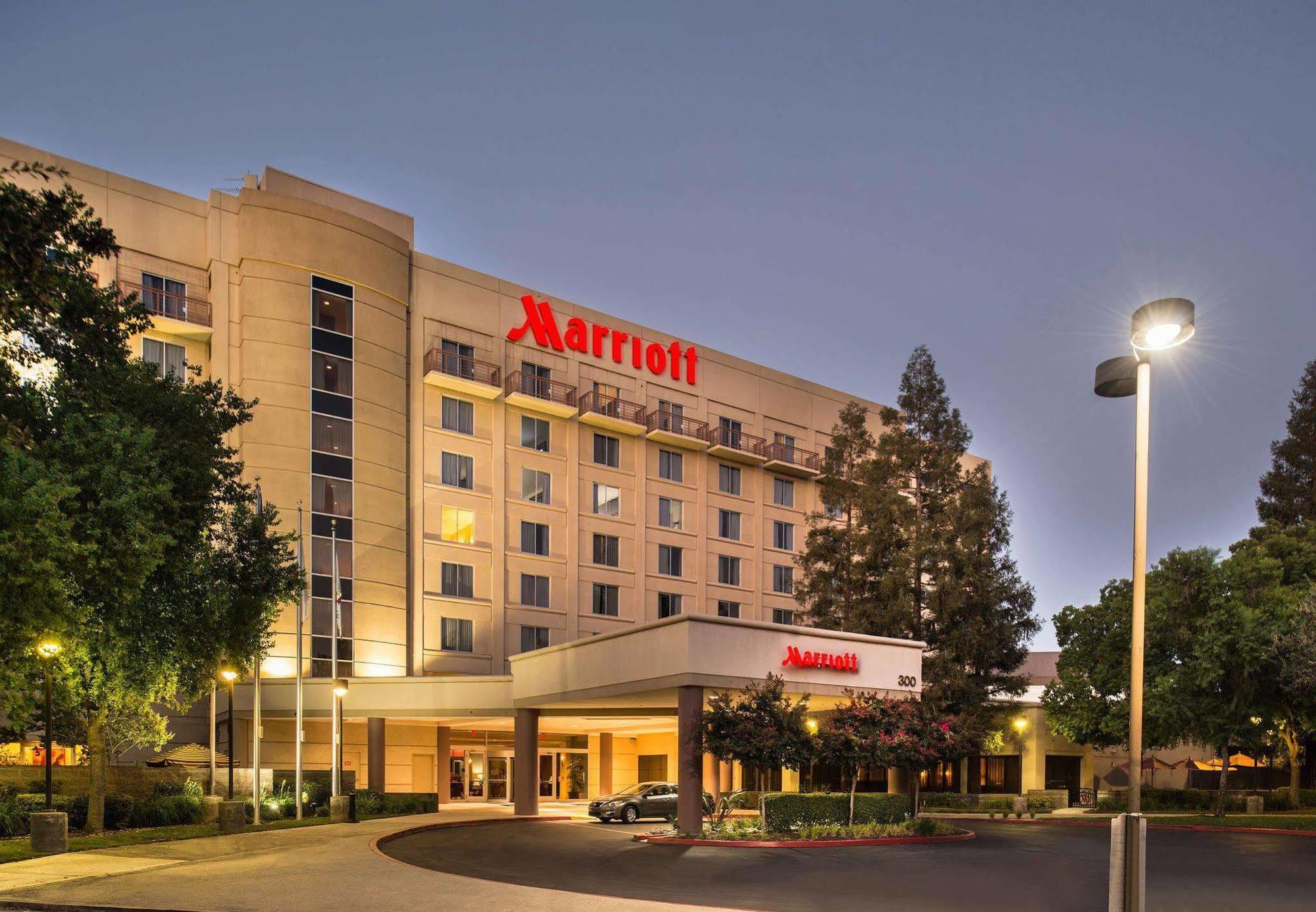 Visalia Marriott At The Convention Center Hotel Екстериор снимка